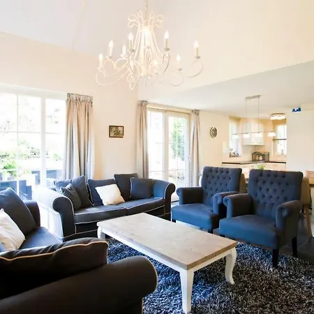 Sleeps 8 Pool Wifi T644067 בית נופש ביקברחן